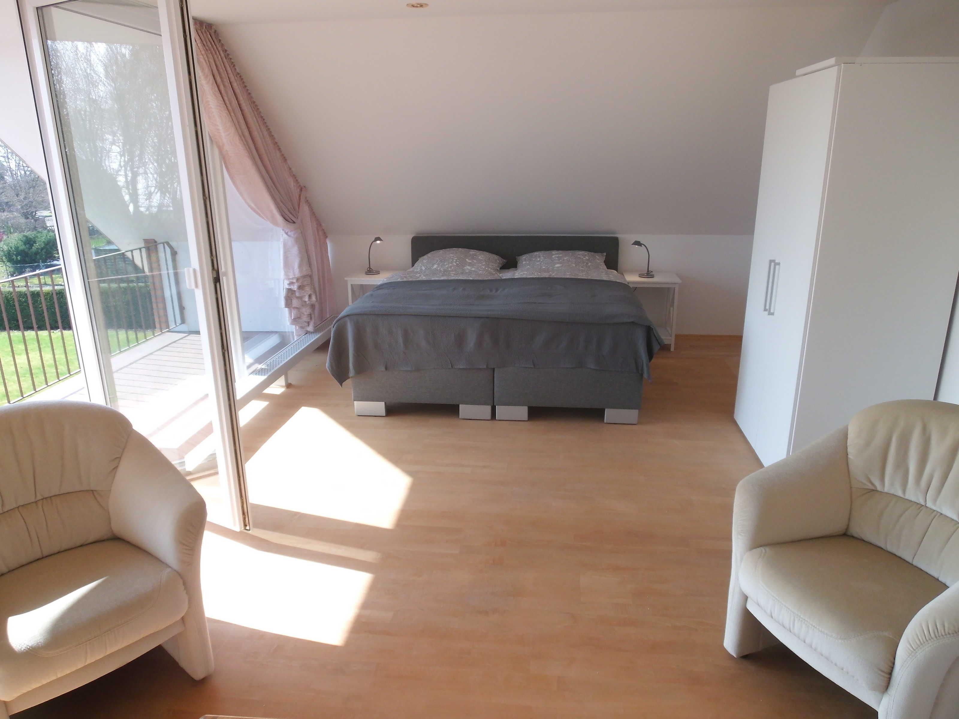3 Schlafzimmer, Schreibtisch, Reisekinderbett, WLAN