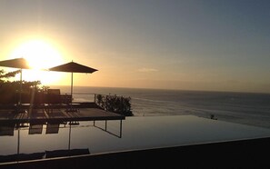 Terrace/patio - Breathtaking Clifftop 4BR Villa, Uluwatu! - 5Min Drive To Uluwatu Temple! W/Pool (Uluwatu)