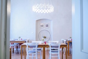 Unclassified image, 3 of 22, button - Double room - Cranach hostel Wittenberg (Lutherstadt Wittenberg)