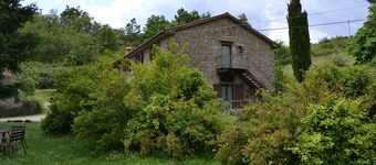 2 cozy rooms in amazing Tuscany with rustic style