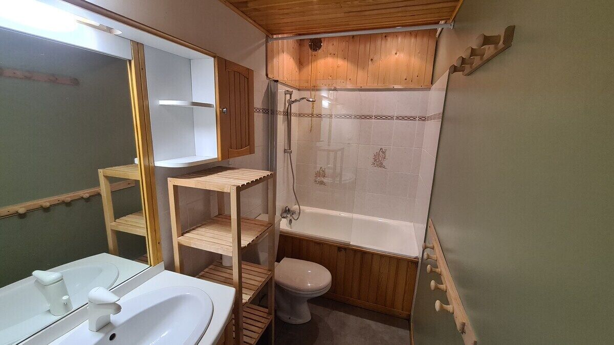 Baignoire, sèche-cheveux