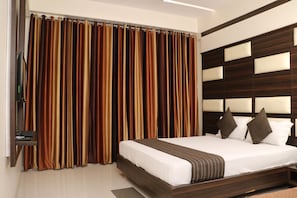 In-room safe, desk, free WiFi, bed sheets