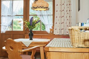 Dining - Bright 2-room apartment Adlerhorst, 50 sqm (Reit im Winkl)