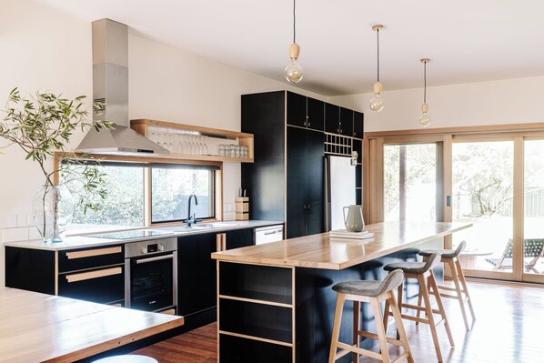 Microwave, oven, stovetop, dishwasher