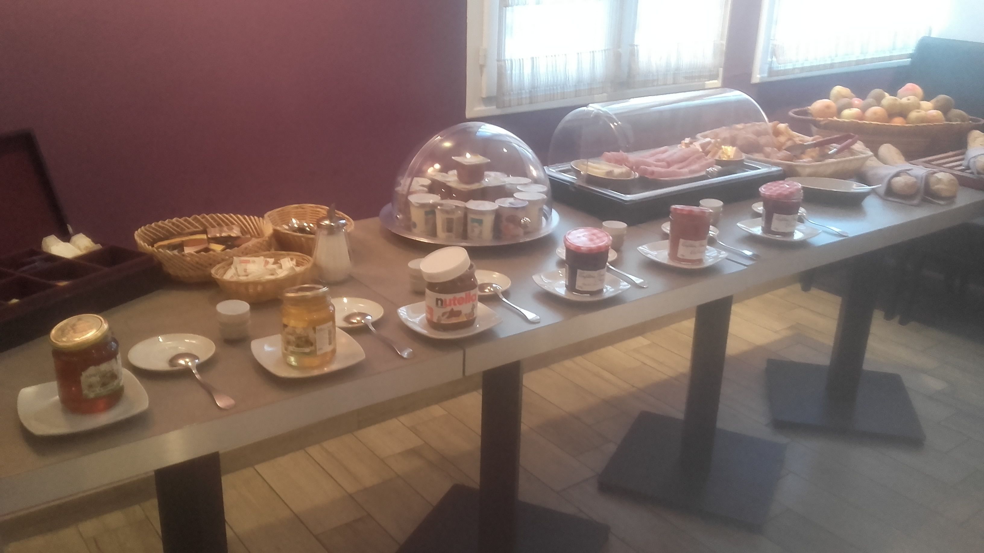 daily continental breakfast (eur 12.50 per person)