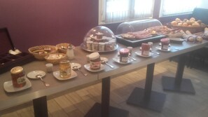 Kontinental morgenmad hver dag mod et gebyr
