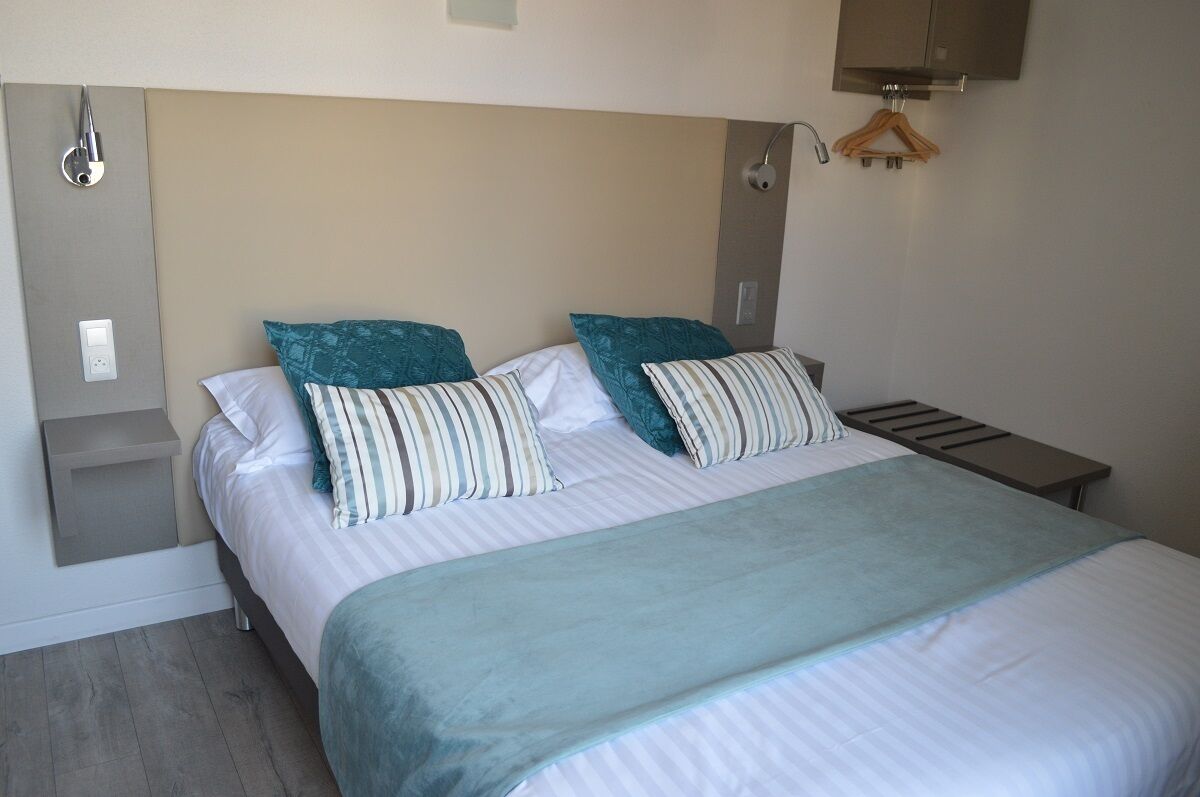 Photo - Logis Hotel du Parc-Restaurant - Le Rouget de Lisle