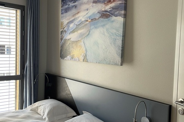 Superior kamer, toegankelijk voor rolstoelgebruikers | Een kluis op de kamer, een bureau, geluiddichte muren, gratis wifi