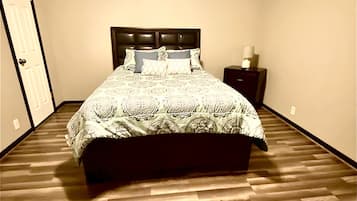 3 bedrooms, desk, iron/ironing board, free WiFi