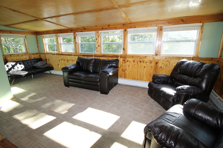 This 13 Acre Retreat Is Central To Finger Lakes Activities! - Watkins Glen