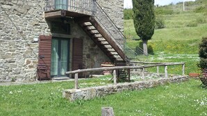 Unclassified image, 5 of 9, button - 3 rooms flat between Florence and Arezzo - Enjoy Italian beauty! (Castelfranco Piandiscò)