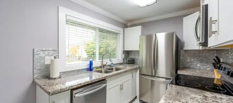 DOWNTOWN TACOMA HOUSE OF GREY # 4