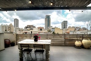 Deluxe Apartment, Non Smoking, Sea View | Balcony view - Penthouse & Sunset (Tel Aviv)