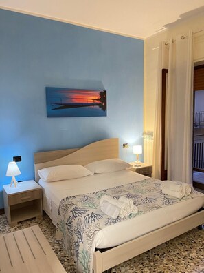 Rideaux occultants, fer et planche à repasser, Wi-Fi gratuit