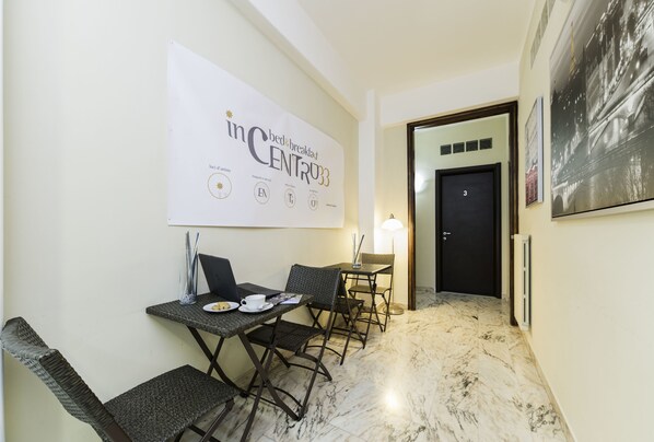 Petit déjeuner complet compris tous les jours