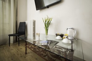 Superior Double Room | Room amenity - B&B In Centro 33 (Salerno)