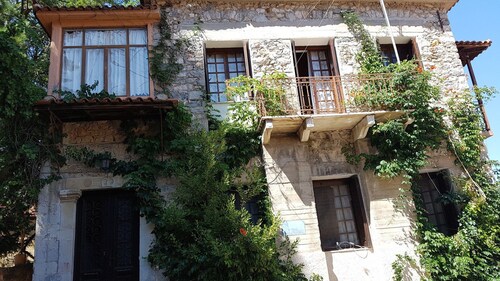 1902 Tradional Stone House
