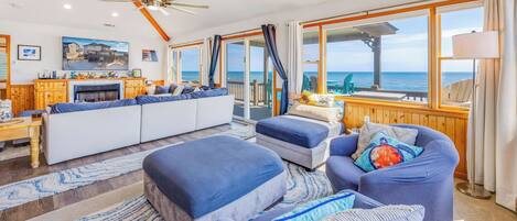 テレビ、暖炉、DVD プレーヤー、ステレオ