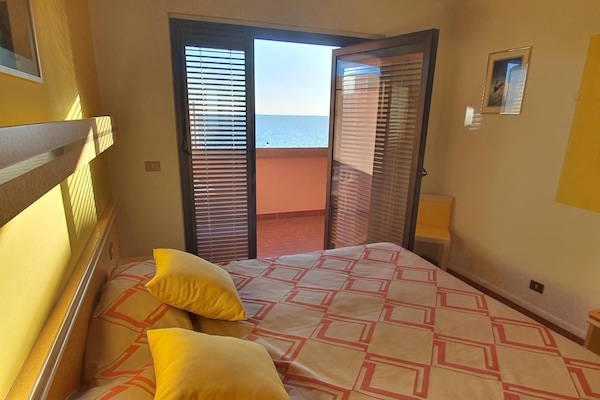 In-room safe, desk, blackout drapes, soundproofing