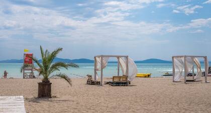 Apart-hotel Clara (Apartment withPool View ) is located in Sarafovo, Bulgaria