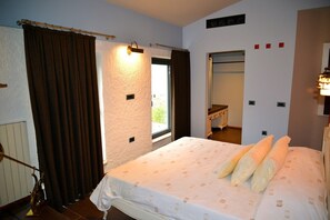 Superior Loft, 1 King Bed with Sofa bed, Non Smoking, Garden View | Desk, soundproofing, iron/ironing board, free WiFi