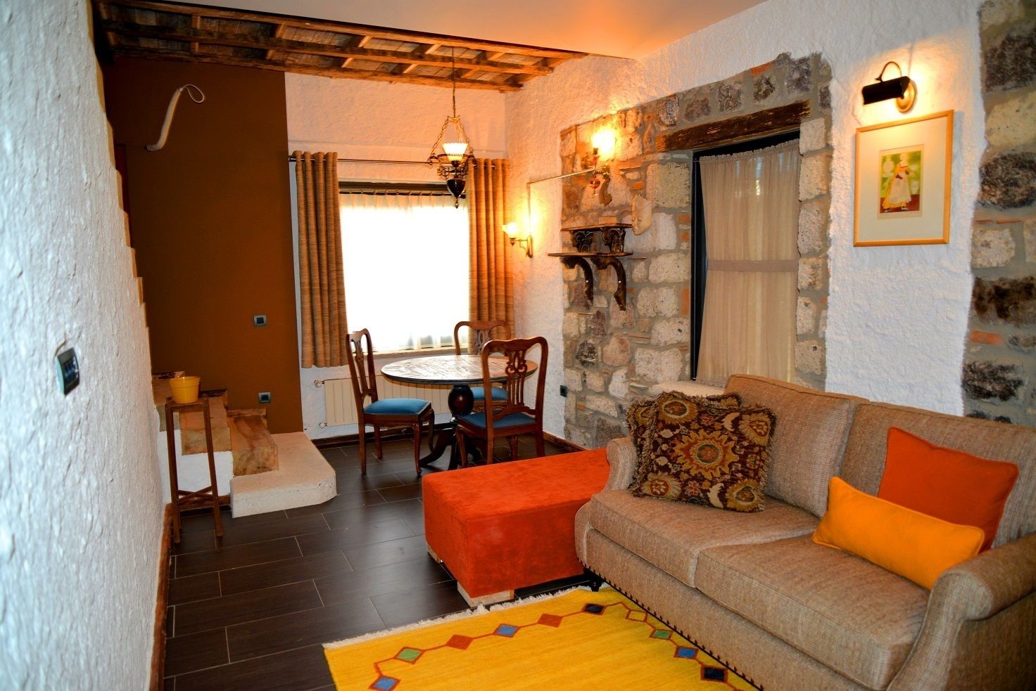 高级复式房, 1 张特大床和 1 张沙发床, 无烟房, 花园景观 | 起居区