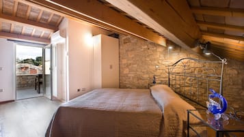 1 bedroom, travel crib, WiFi, bed sheets