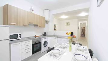 Frigorifero, microonde, forno, lavastoviglie
