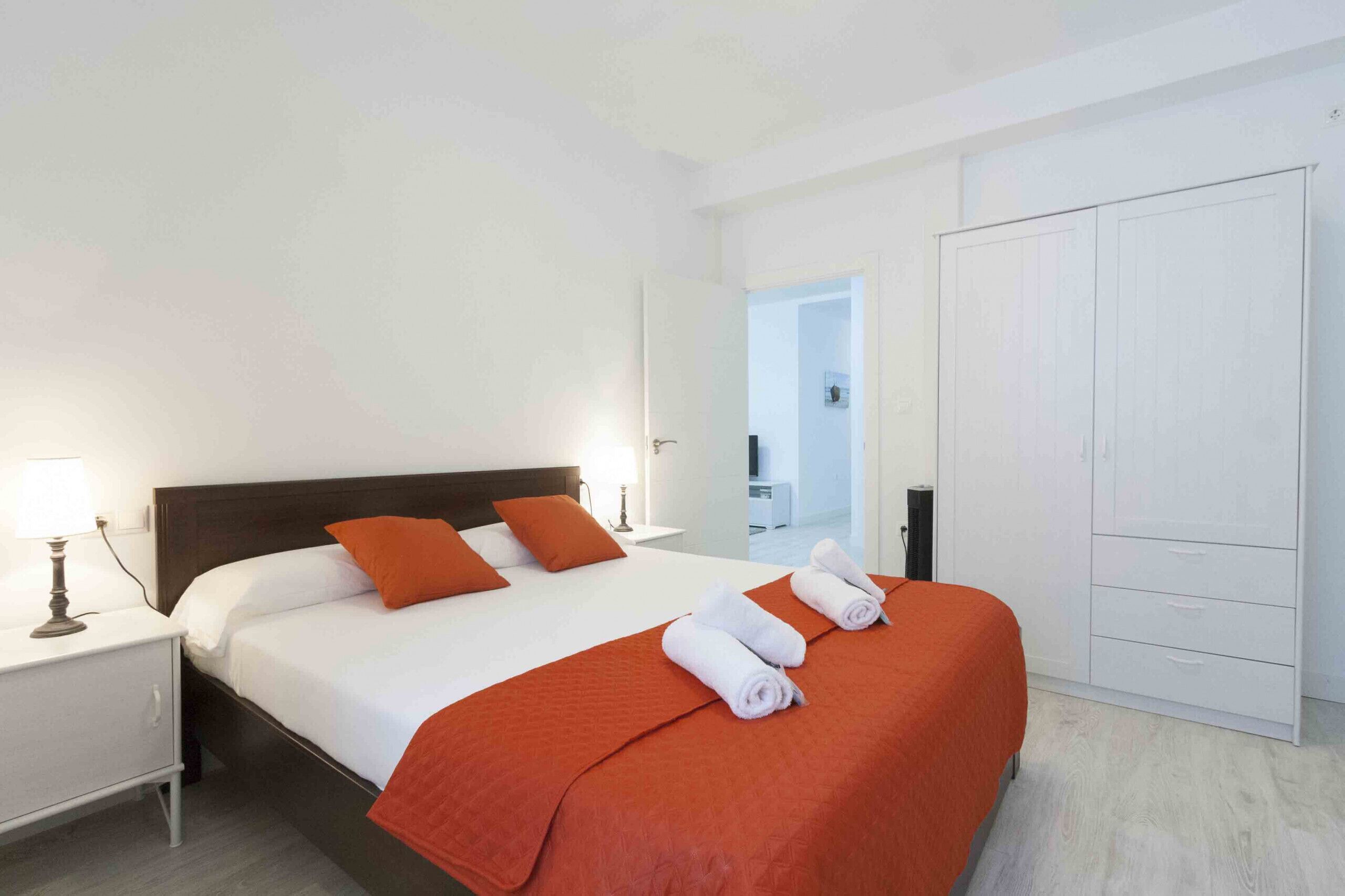 2 soverom, strykejern/-brett, wi-fi (inkludert) og sengetøy