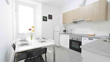 Fridge, microwave, oven, dishwasher
