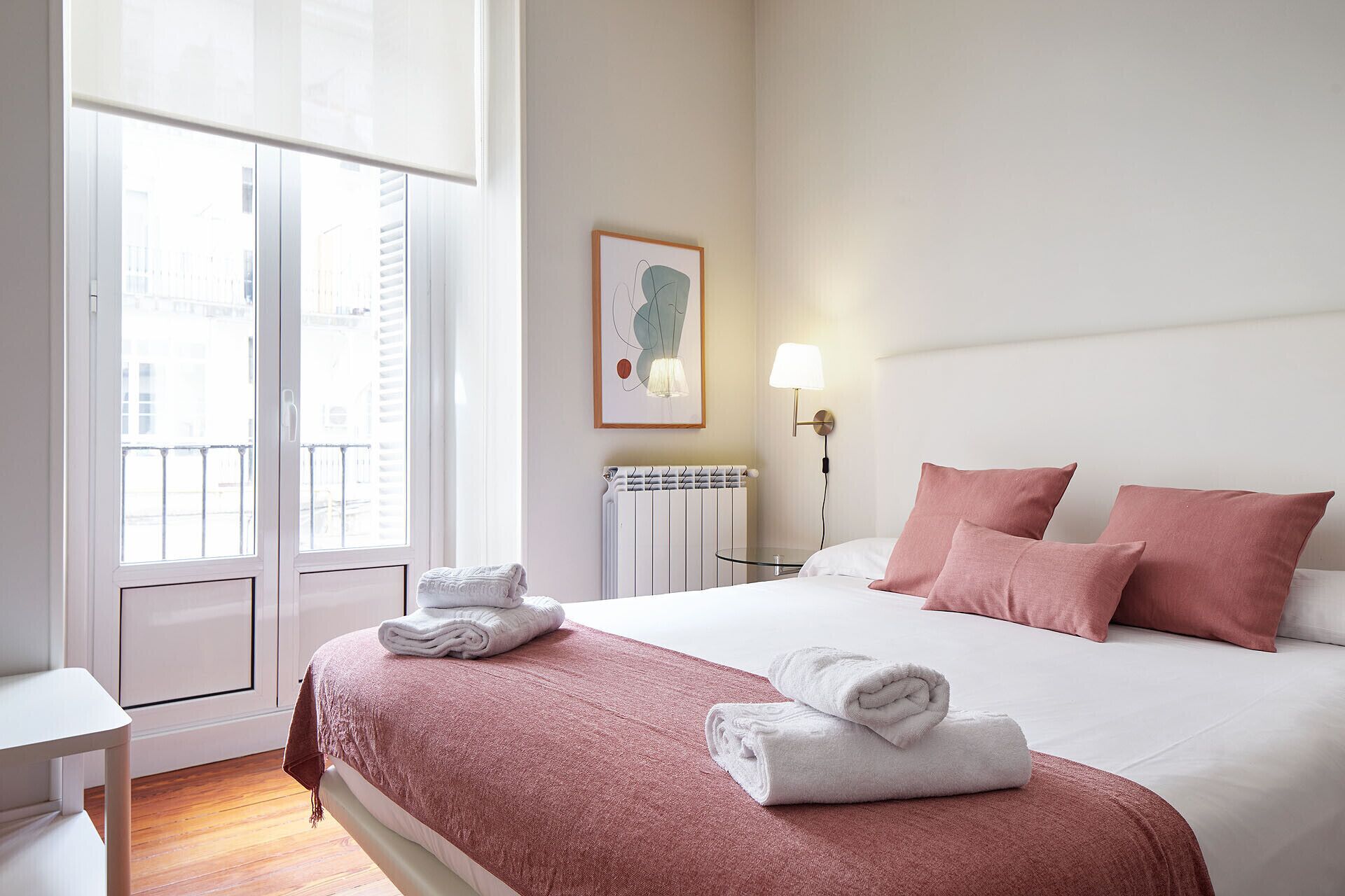 3 habitaciones, tabla de planchar con plancha y wifi gratis 