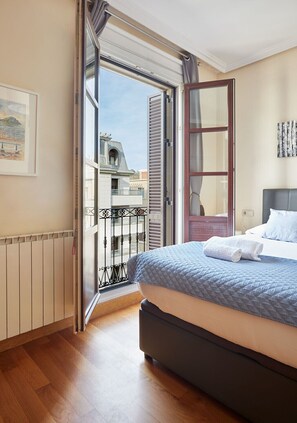 1 bedroom, iron/ironing board, free WiFi, bed sheets