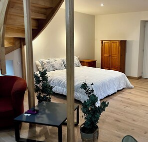 4 Schlafzimmer, Bügeleisen/Bügelbrett, kostenloses WLAN, Bettwäsche
