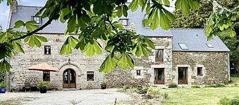  Beautiful farmhouse sleeps 2 to 6+ with 4 bedrooms, 1 bath & 3 shower rooms.