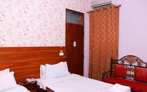 Deluxe-Zweibettzimmer | 20 Schlafzimmer, individuell dekoriert, individuell eingerichtet