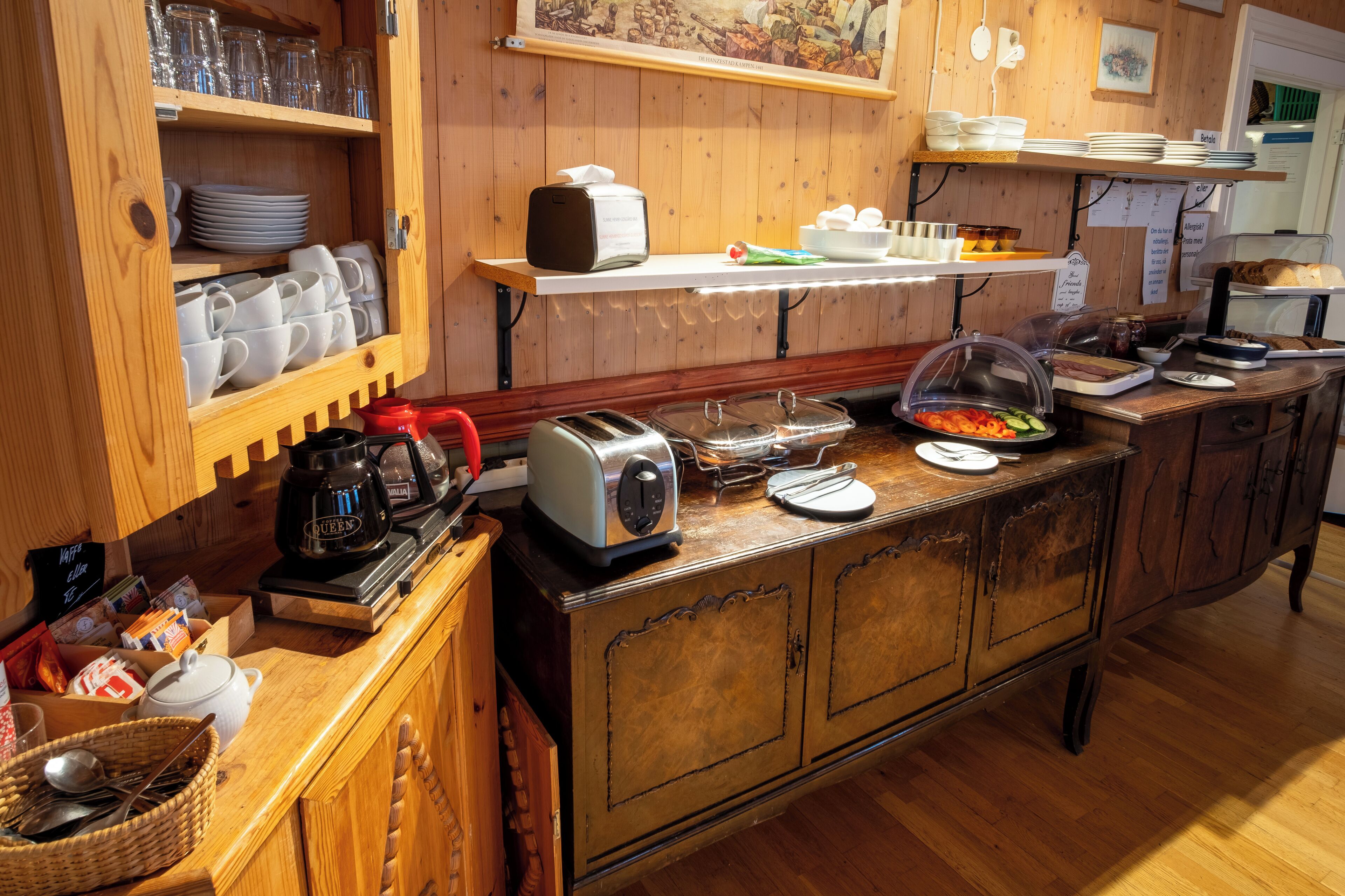 Free daily buffet breakfast