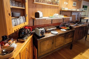 Tägliches inbegriffenes Frühstücksbuffet