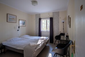 Double or Twin Room | Free WiFi, bed sheets, wheelchair access - Sunne Hembygdsgard B&B (Sunne)