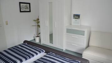 2 bedrooms, WiFi, bed sheets