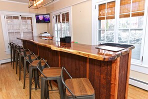 Bar (on property) - Blacksburg Bed & Breakfast (Blacksburg)