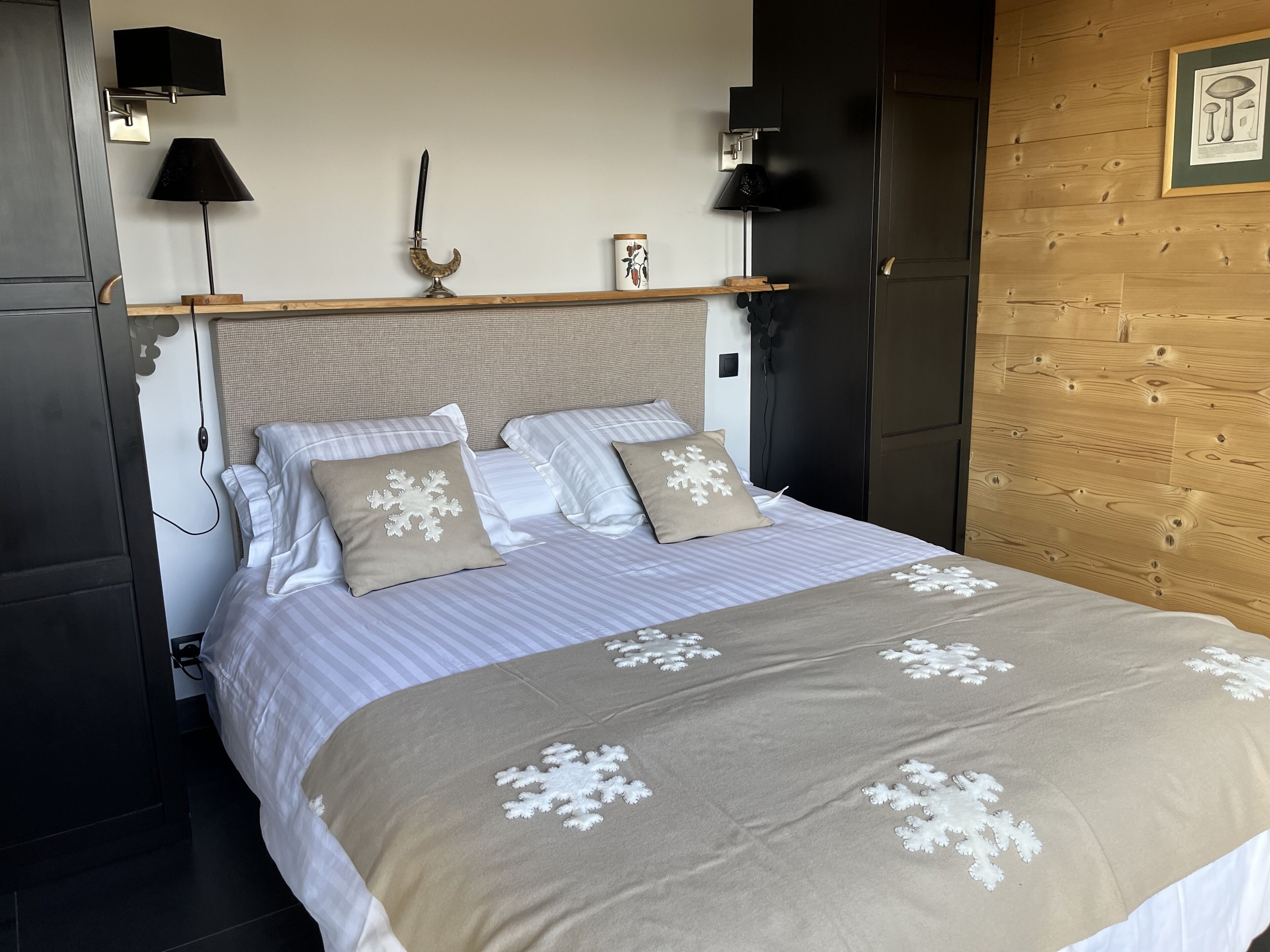 5 chambres, fer et planche à repasser, lit parapluie, Wi-Fi gratuit