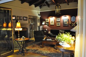 40-inch flat-screen TV with digital channels, TV - Anna's Mansion (Volos)