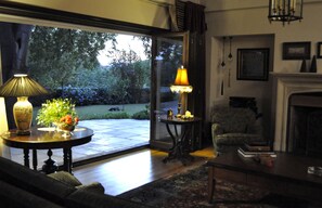 40-inch flat-screen TV with digital channels, TV