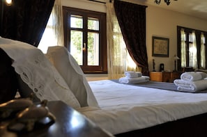 Egyptian cotton sheets, premium bedding, individually decorated - Anna's Mansion (Volos)
