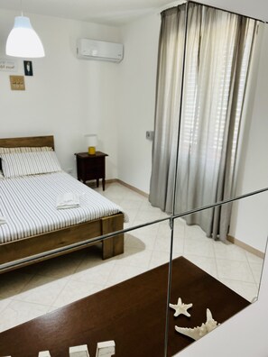 2 bedrooms, iron/ironing board, WiFi, bed sheets - DANIELE HOUSE WITH SEA VIEW ...€200,00.... WIFI INTERNET FREE!! (Balestrate)