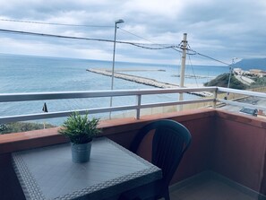 Outdoor dining - DANIELE HOUSE WITH SEA VIEW ...€200,00.... WIFI INTERNET FREE!! (Balestrate)