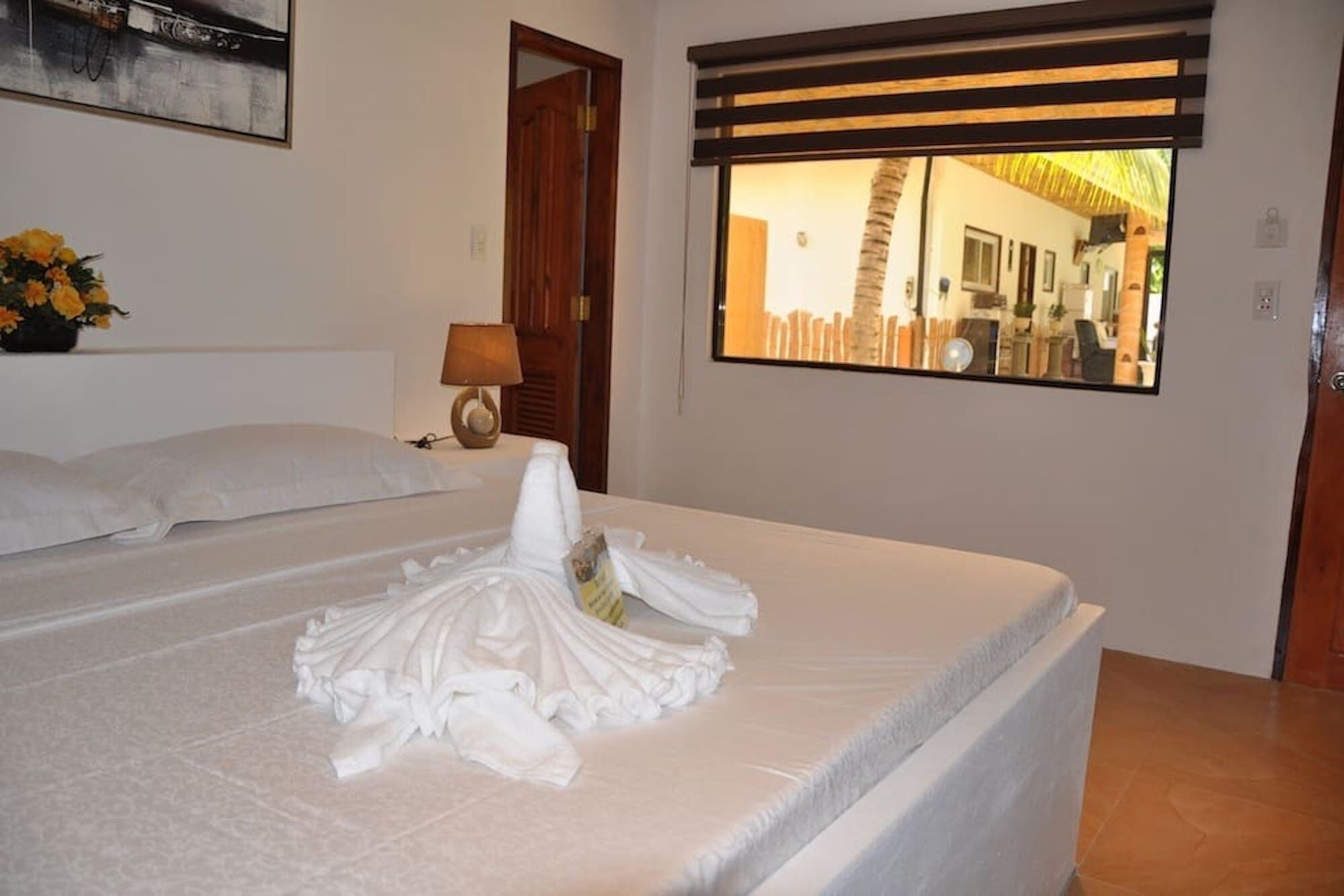 1 間睡房、房內夾萬、Wi-Fi、床單