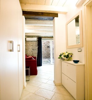 Interior - In the historic center just steps from the sea (Novigrad)