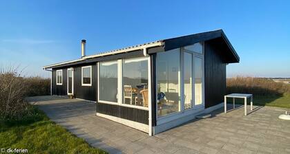 Cozy summer house with a fabulous view and winter garden with WiFi