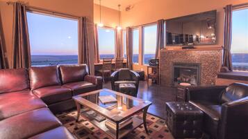 Smart-tv, pejs, videobibliotek, stereoanlæg